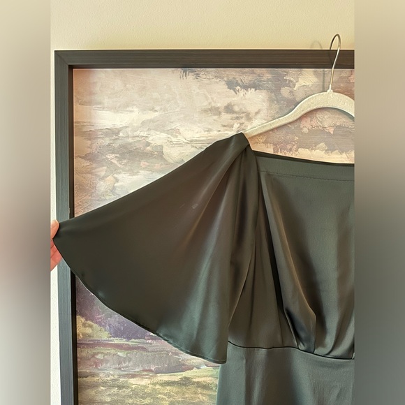 Dark Green Banana Republic Factory Flutter-Sleeve Knee-Length Dress - Picture 3 of 8